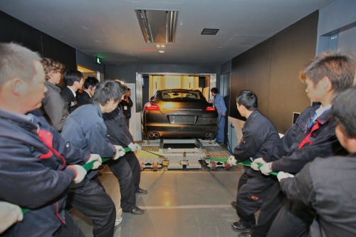 porsche-panamera-4