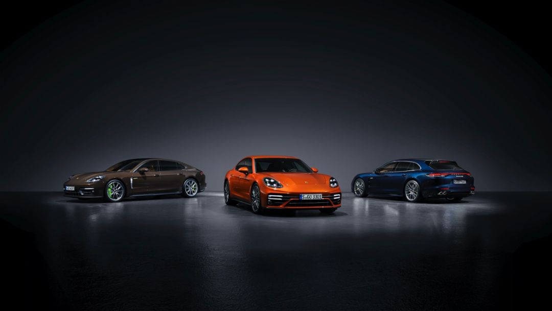 3 Porsche Panamera's In Dark Setting