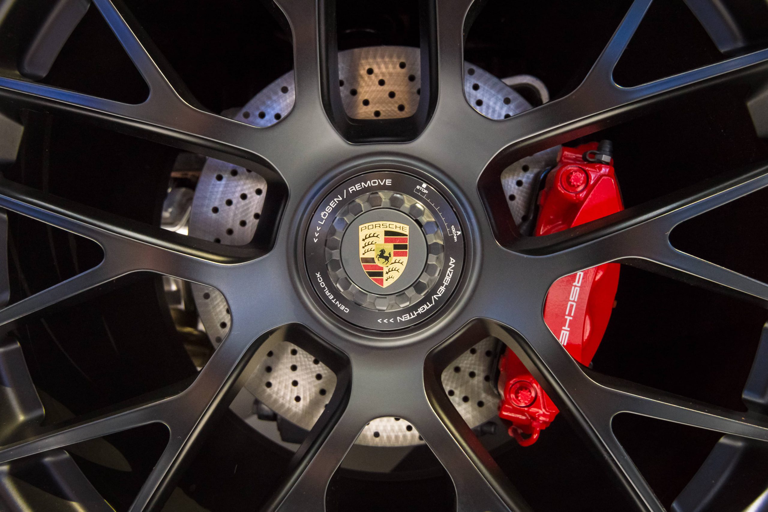 How to fix squealing Porsche breaks, and what causes it. Design 911