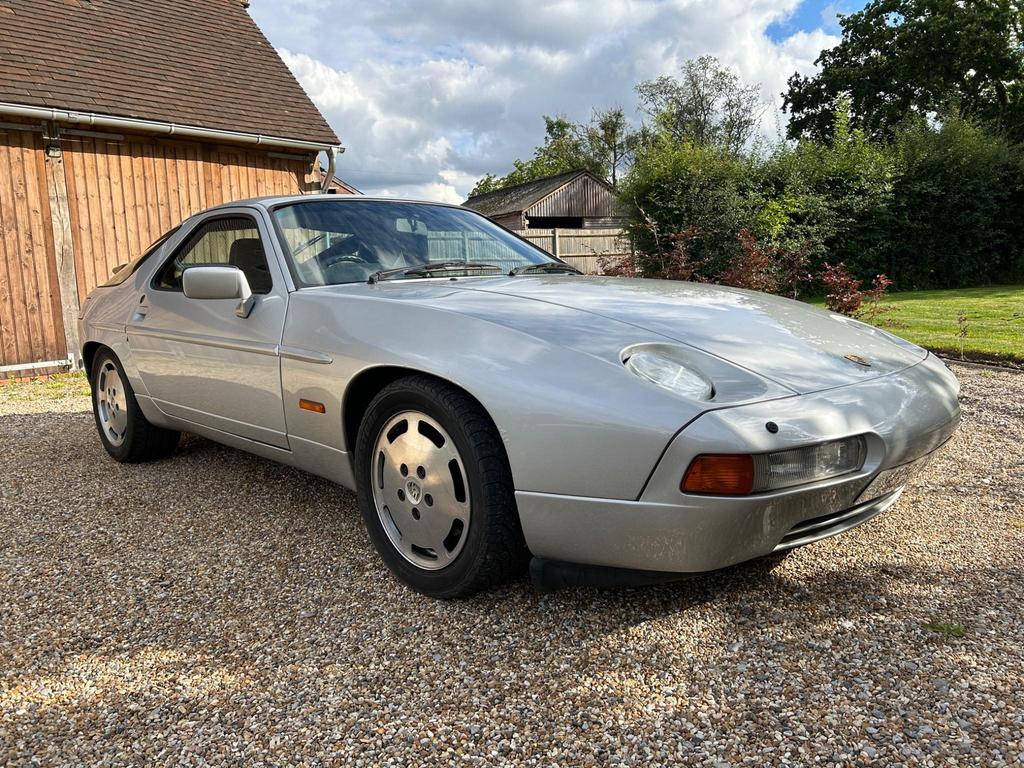 Porsche 9285.0 S Series 4 2dr