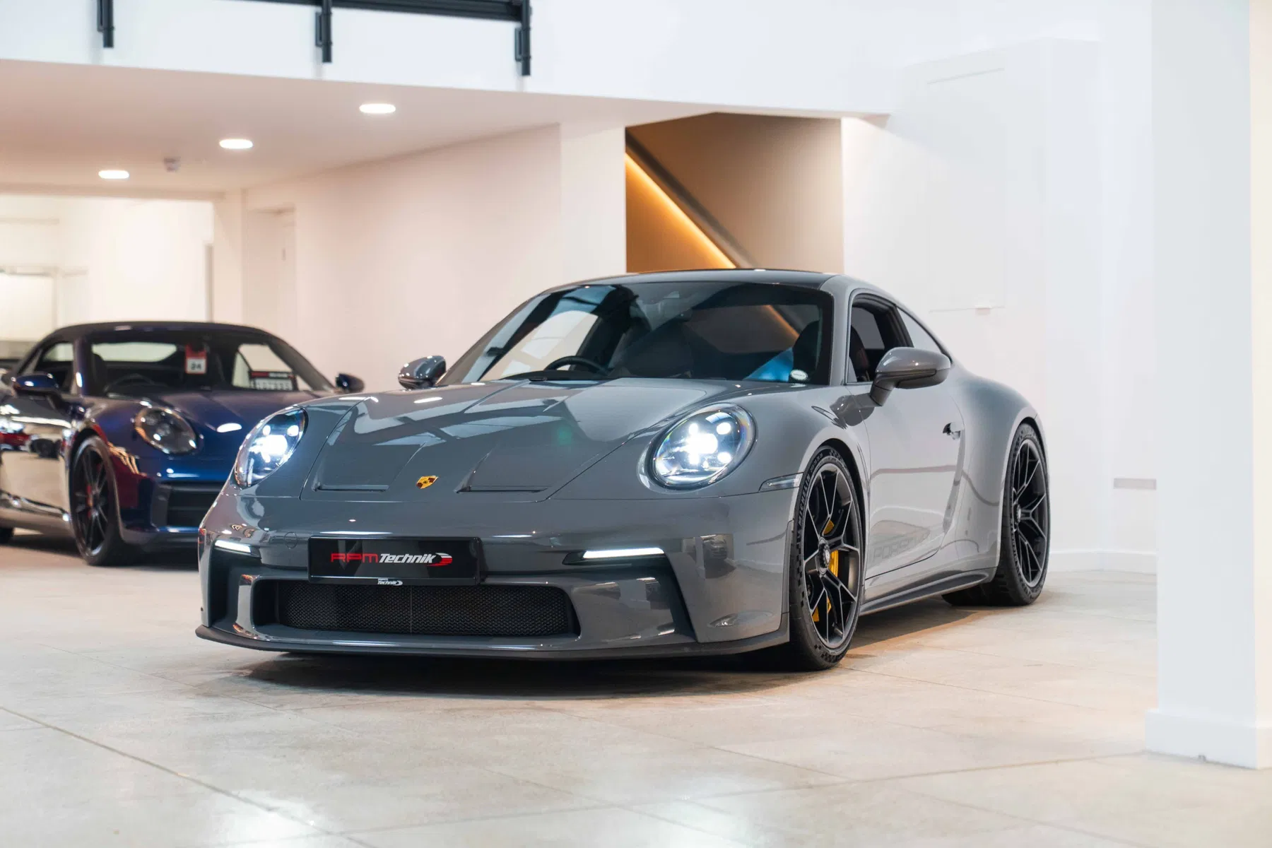 https://www.elferspot.com/en/car/porsche-992-gt3-touring-2022-4194275/