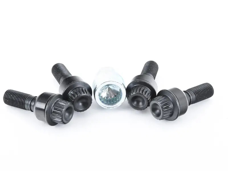 Set of wheel bolts lockable. This part number supersedes to 00004460289 971698030