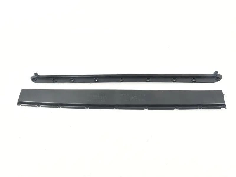 retaining frame 99750583590