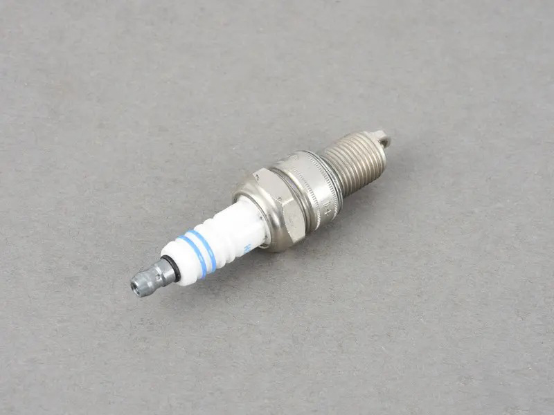 spark plug 9991701899A