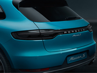 LED tail lights with light panel, darkened. Silver-coloured 'PORSCHE' logo Porsche Macan II - 95B04490500