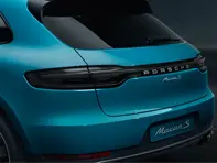 LED tail lights with light panel, darkened. Silver-coloured 'PORSCHE' logo Porsche Macan II - 95B04490500