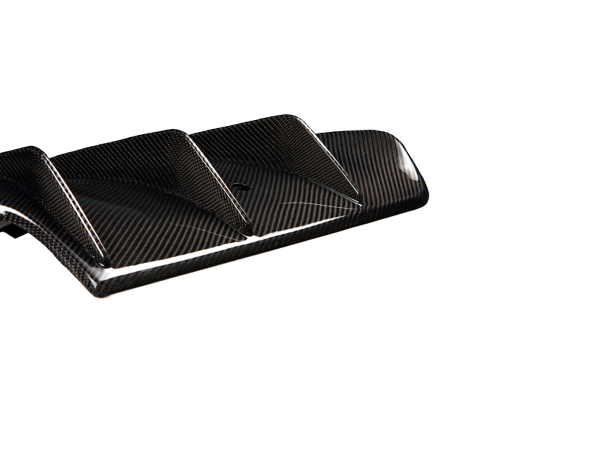 Rear bumper lower guard in carbon for 992 GT3 look bodykit ...
