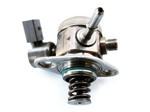 High pressure fuel pump. Porsche Cayenne 958 / Macan / 970 Panamera - 94611031561, 94611031560, 94611031562, 0261520303