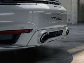 Oval Sports Tailpipes in Silver of the sports exhaust system. Porsche 992 Turbo / Turbo S - 992044232