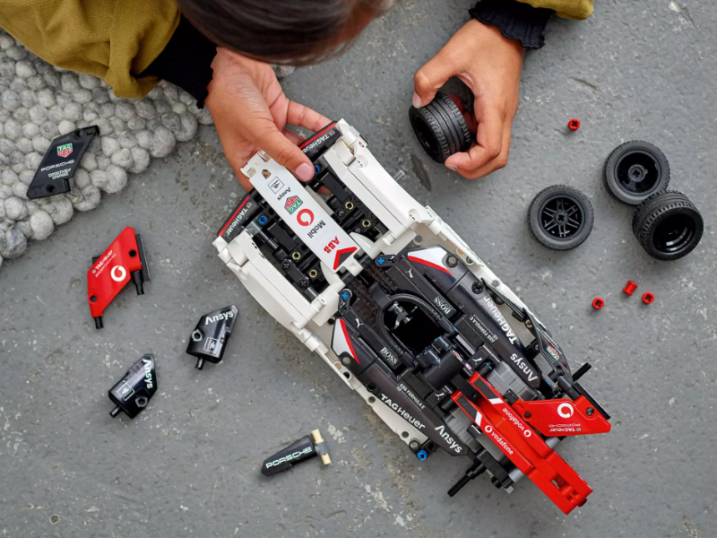 LEGO® Technic Formula E® Porsche 99X Electric WAP0400020NLTS