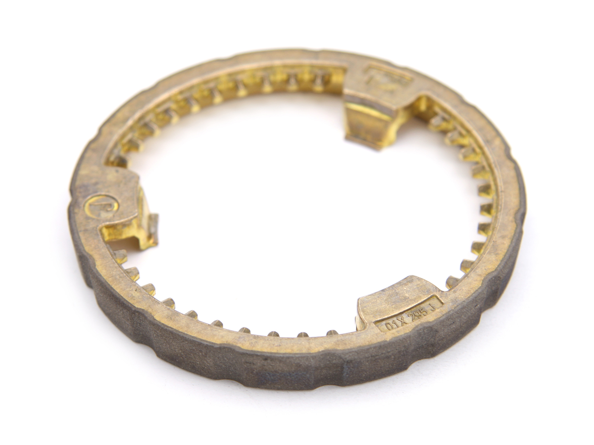 掛軸 89 Porsche 986 987 Boxster Cayman Synchro ring 3rd and 4th gear