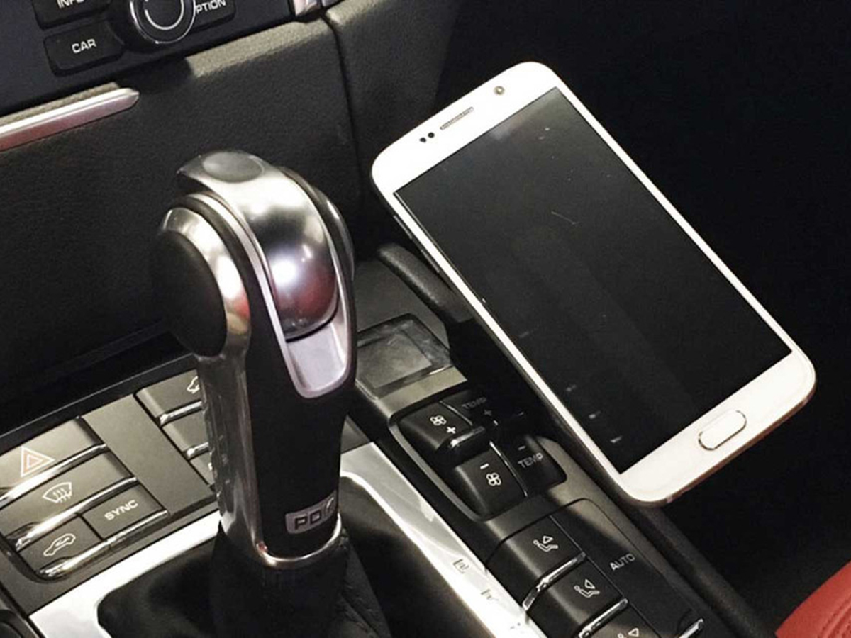 Porsche Macan Magsafe Cigarette Lighter Mount Cigarette Lighter
