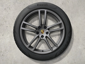 21' Cayenne Turbo in Vesuvius Grey alloy wheels and summer tyres Original Porsche - 9Y0044663K
