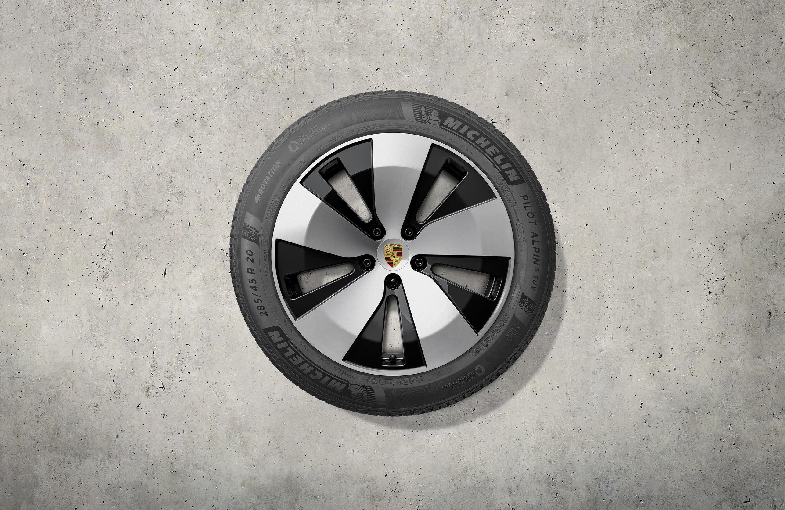 20' Macan winter wheel-and-tyre set, high gloss black. Porsche Macan-e - 95C044600A