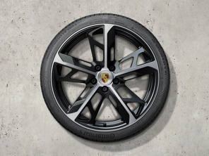 21-inch Cross Turismo design winter wheel-and-tyre set, painted in black (high-gloss). Porsche Taycan (MK2) Cross Turismo 2024>> - 9J1073603LA - 9J1073603LA