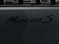 Rear badge MACAN S, in Black (high-gloss). Porsche Macan II / Macan II S - 95B04481571041, 95B04481571