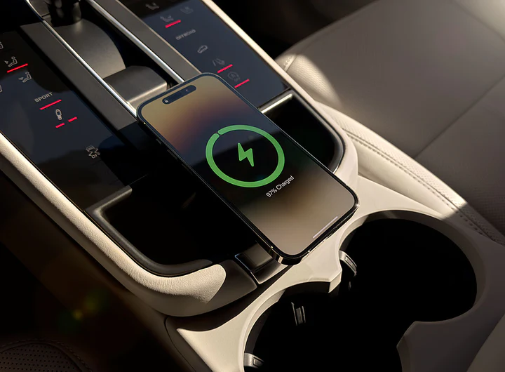 Wireless phone charger with Magsafe. Porsche 95B Macan 2022 onwards