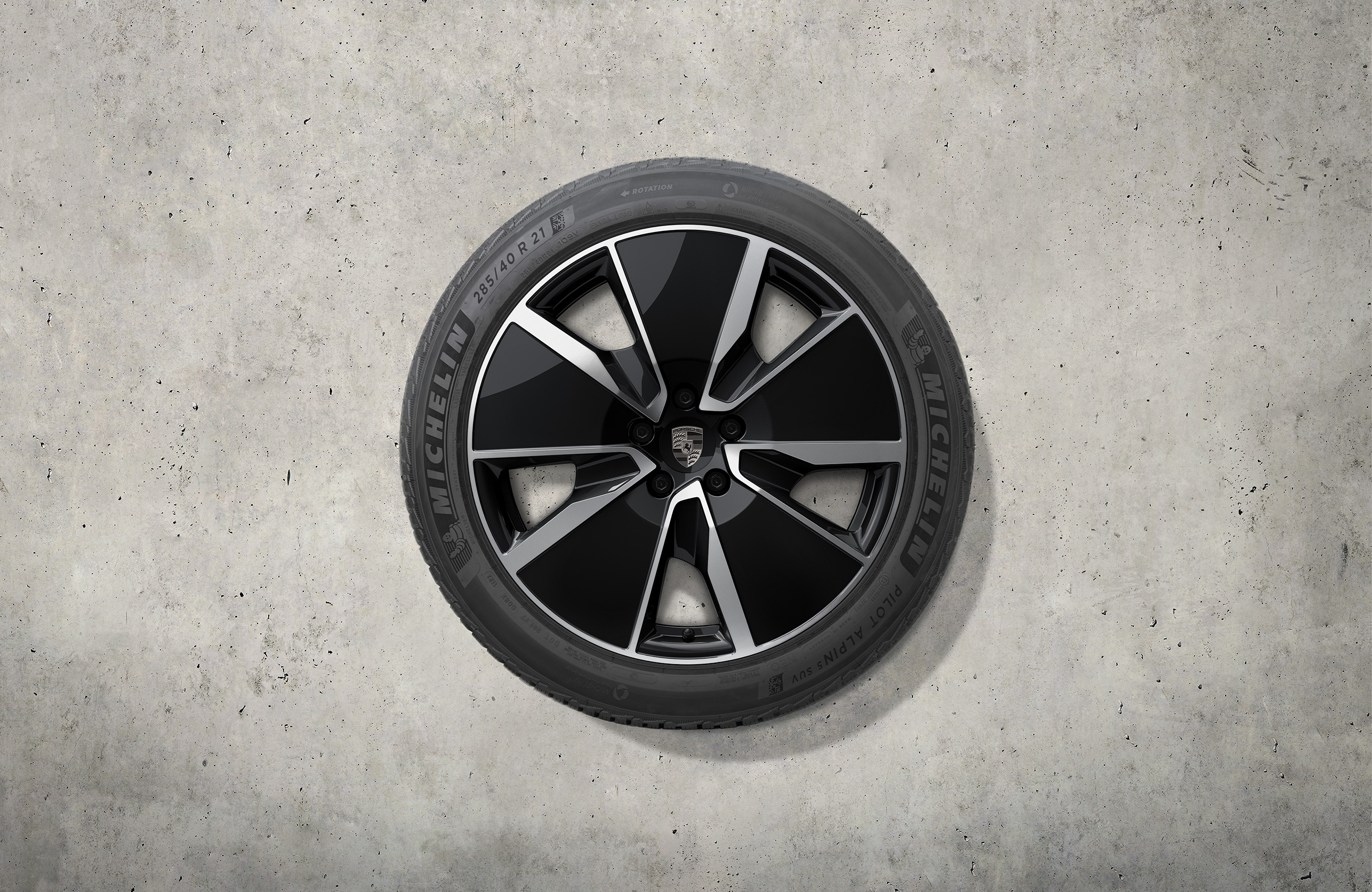 21' Macan Turbo winter wheel-and-tyre set, high gloss balck. Porsche Macan-e - 95C044600C