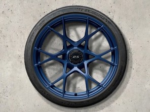 20' 718 Cayman GT4 RS Set of Forged Aluminium wheels, in Indigo Blue. Original Porsche - 98204460304, 98204460314