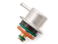 Pressure regulator on the fuel collection pipe. Porsche 996 / 986 Boxster - 99311019901, 99311019982