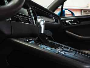 Gear Lever Conversion Kit PDK to Manual by Rennline. Porsche 95B Macan 2014-21 - 95B713139B, 95B713139E, 95B713139C, 95B713139D, 95B713139F, 95B713139L, 95B713139K, 95B713139N - TR39 BB, TR39 BR, TR39 SR, TR39 SB